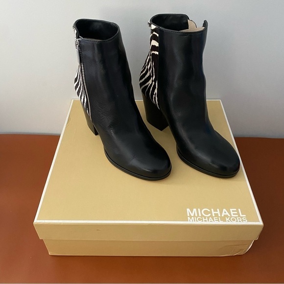Women’s Silvy Ankle Boots Leather/Hair Calf - Michael Kors Black/White Size 5M - Picture 4 of 6